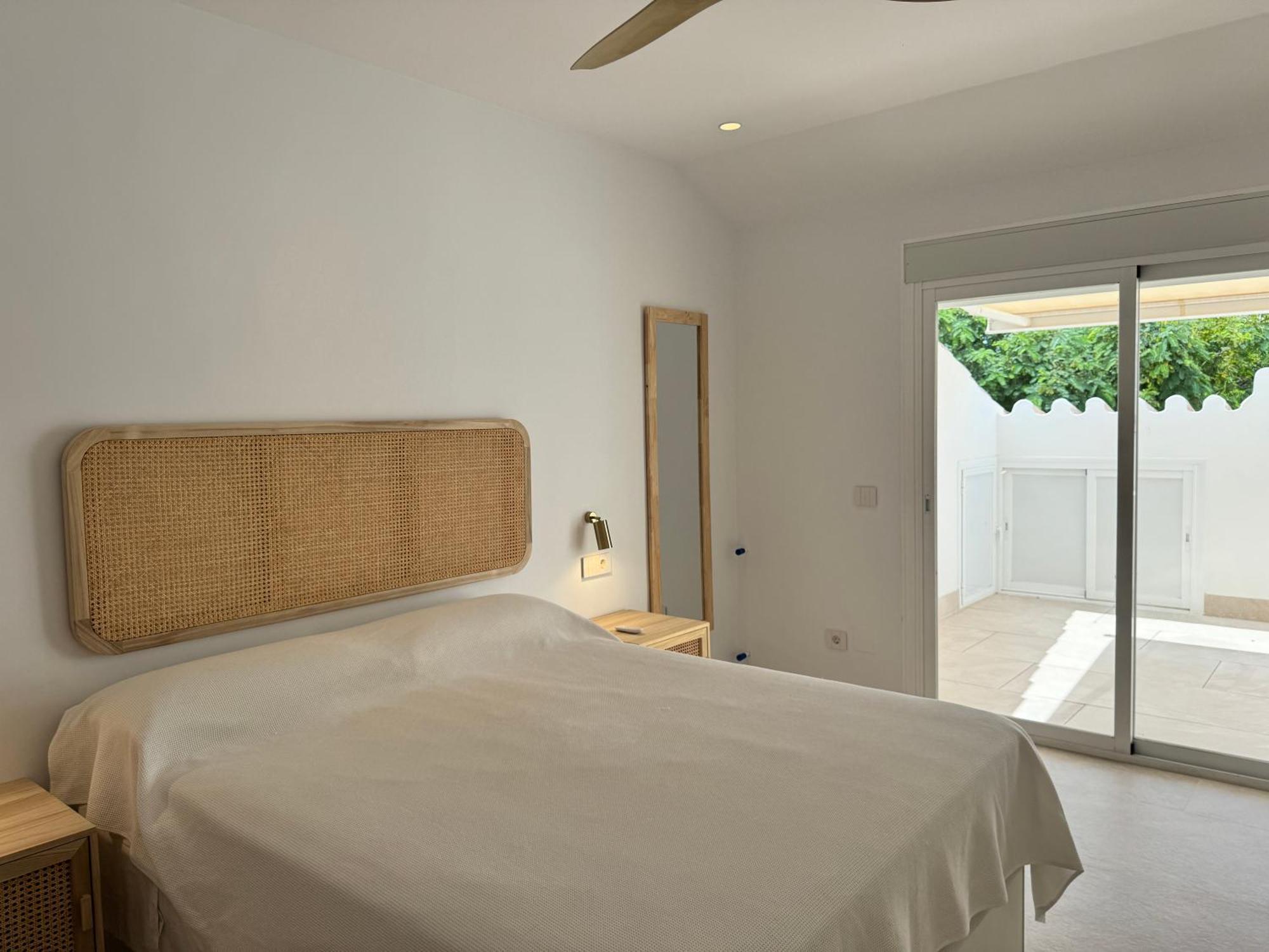 Apartment Sea And Mountain Views Penthouse In Guadalmina - Eaw Homes *