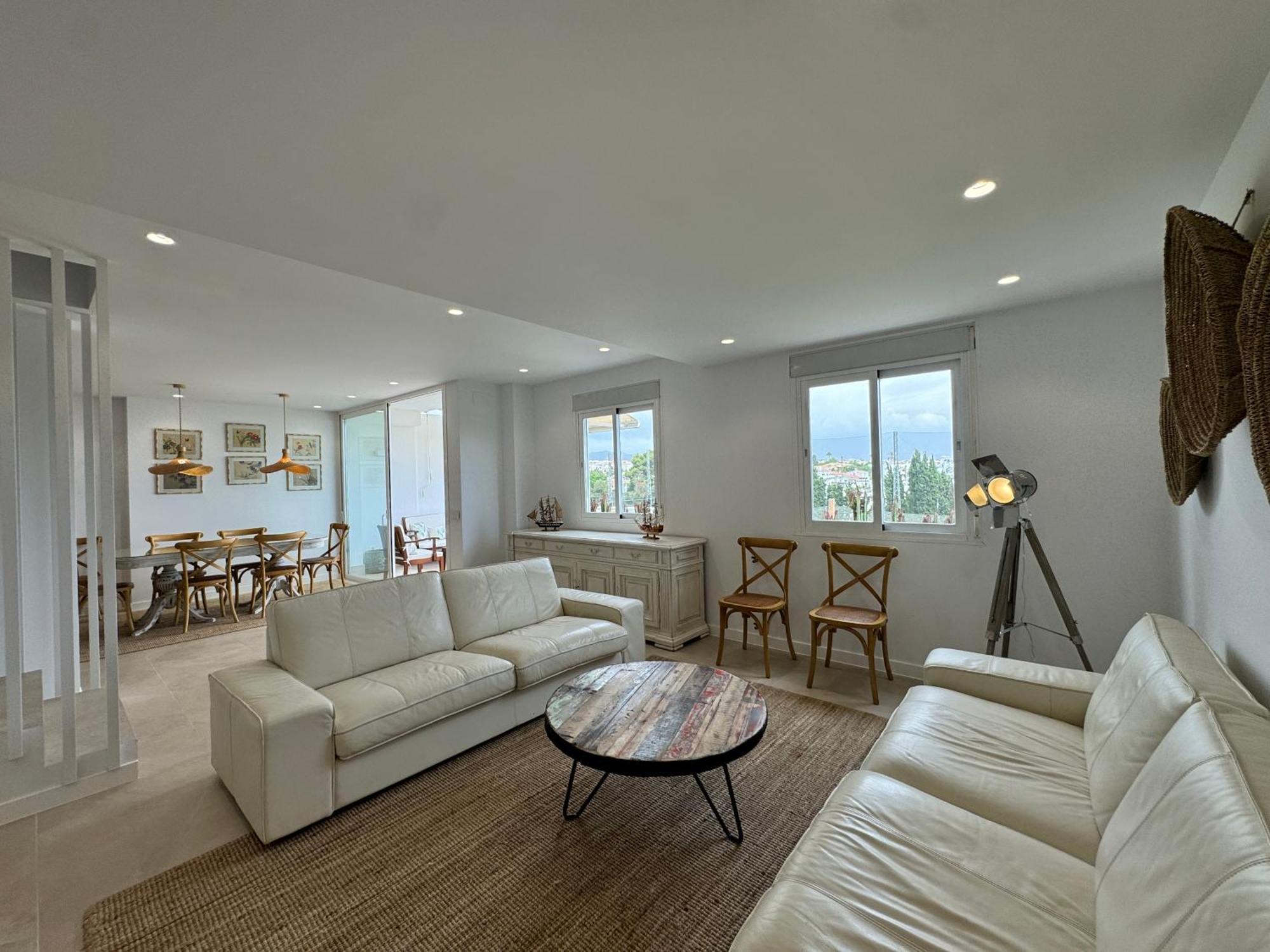 Sea And Mountain Views Penthouse In Guadalmina - Eaw Homes Apartment