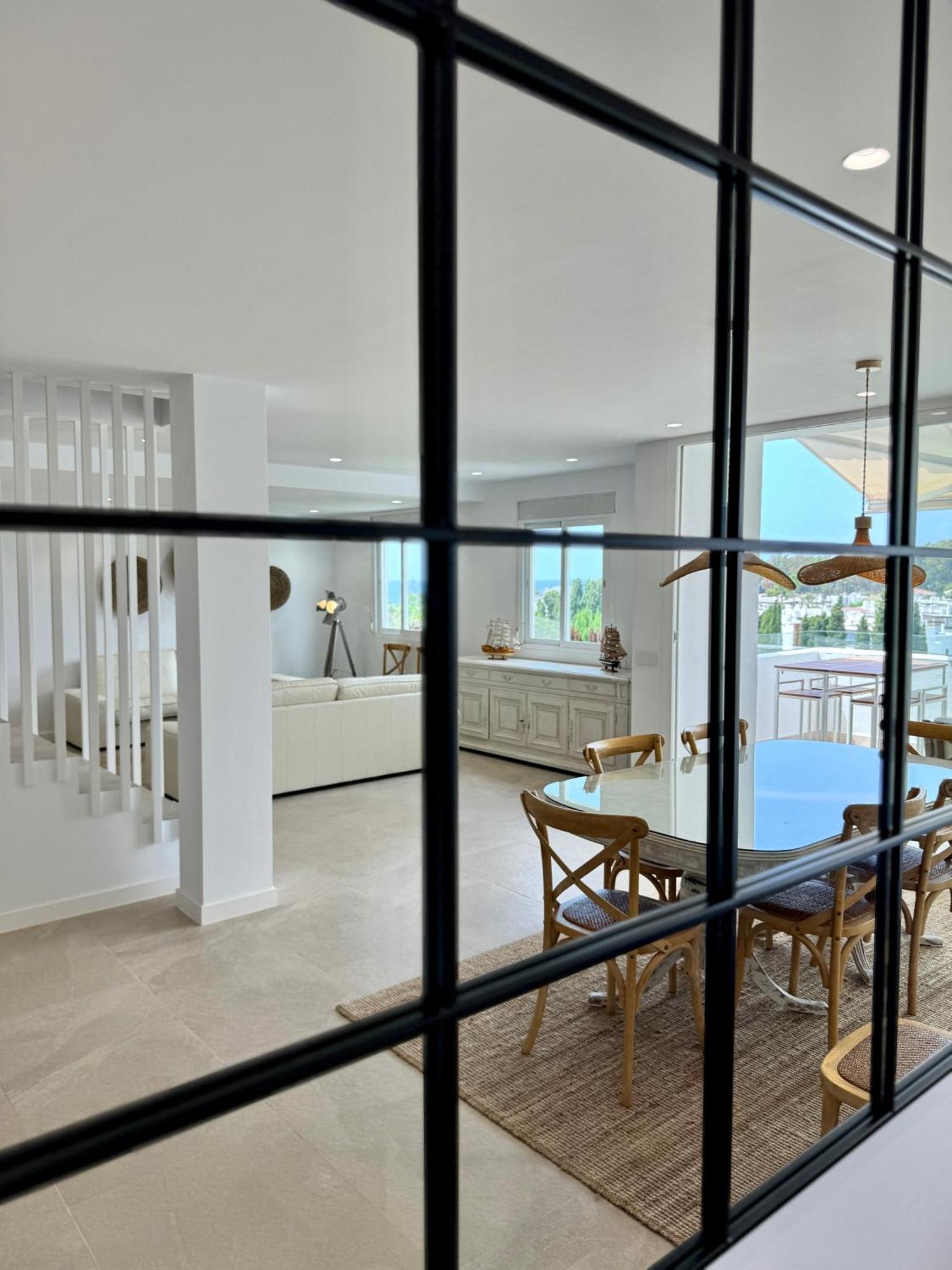 Sea And Mountain Views Penthouse In Guadalmina - Eaw Homes Apartment